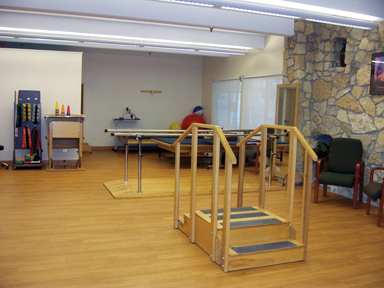 The Perrysburg Care and Rehabilitation Center features a patient care therapy gym.